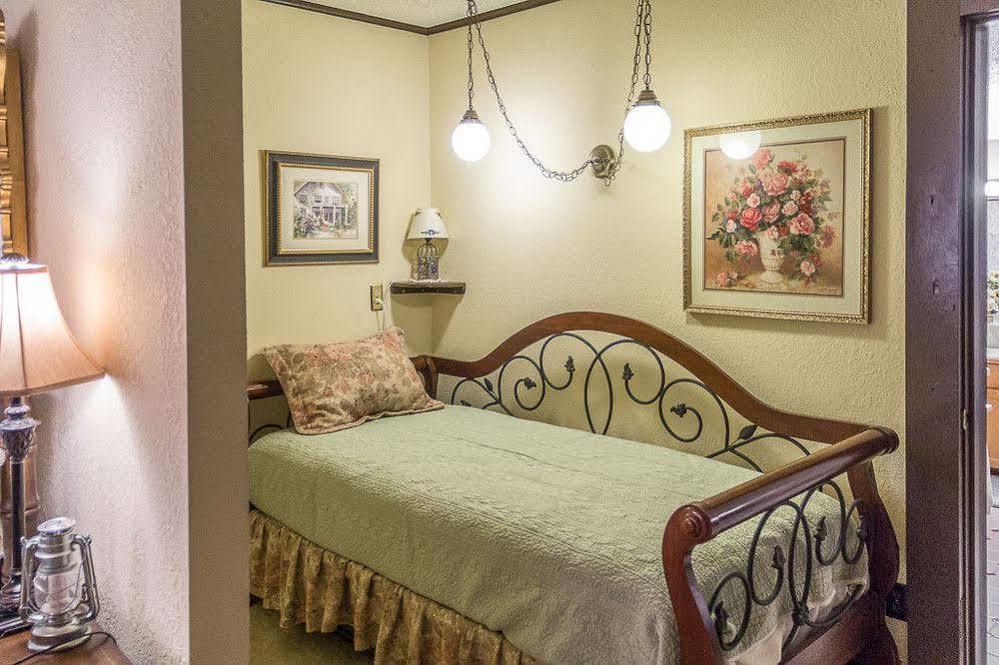 Highland Glen Lodge B&B Анкоридж Экстерьер фото