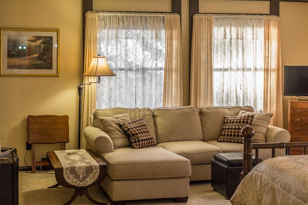 Highland Glen Lodge B&B Анкоридж Экстерьер фото